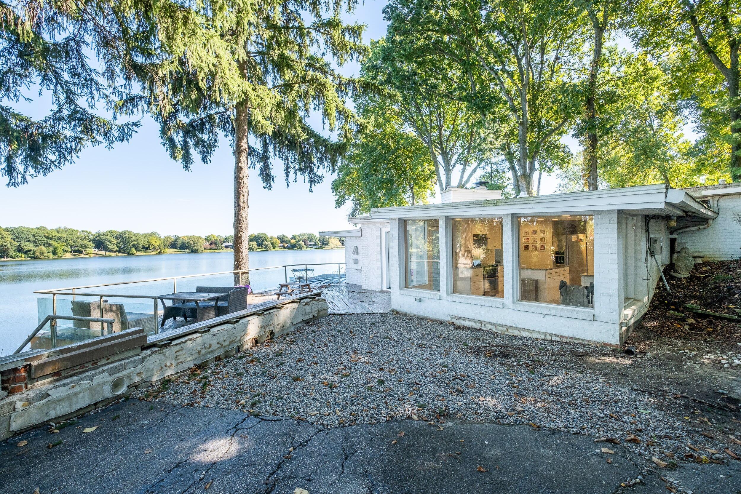 Image 3: 4000 Overlea Ct (1 of 51)