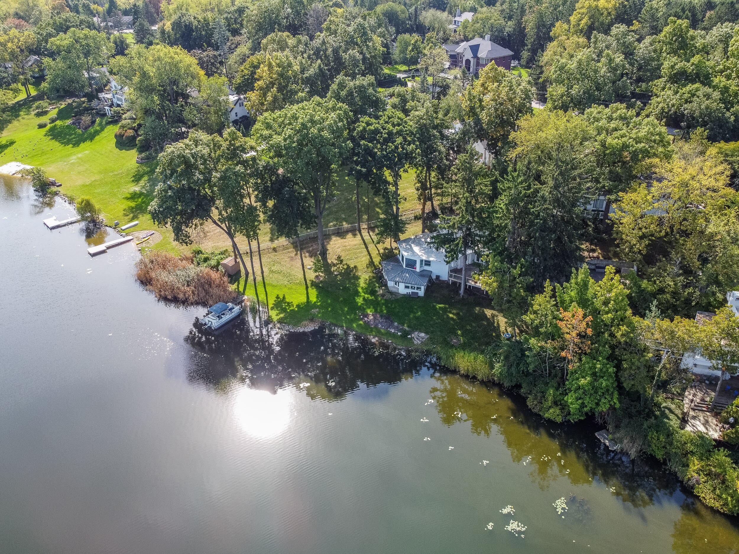 Image 4: 4000 Overlea Ct (4 of 51)