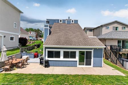 10219 Lakeside Drive