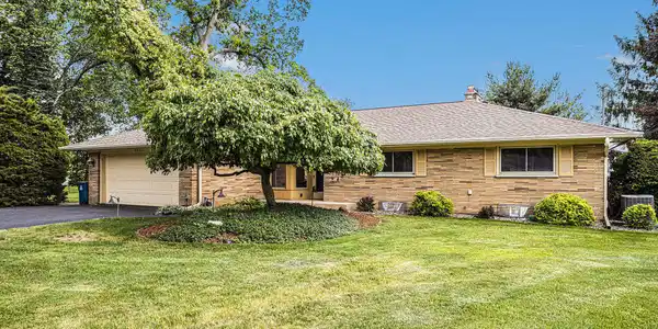 301 Lakeshore Drive