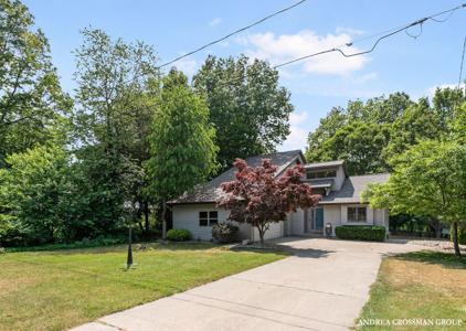 4343 N Lakeshore Drive