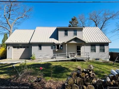 1390 N US 23