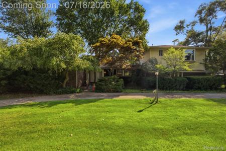 2726 Bay Drive