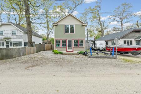 2128 Glenwood Court
