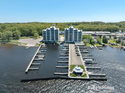 2964 Lakeshore Drive