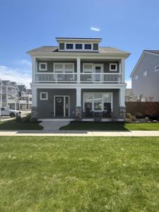 406 W Leland Drive