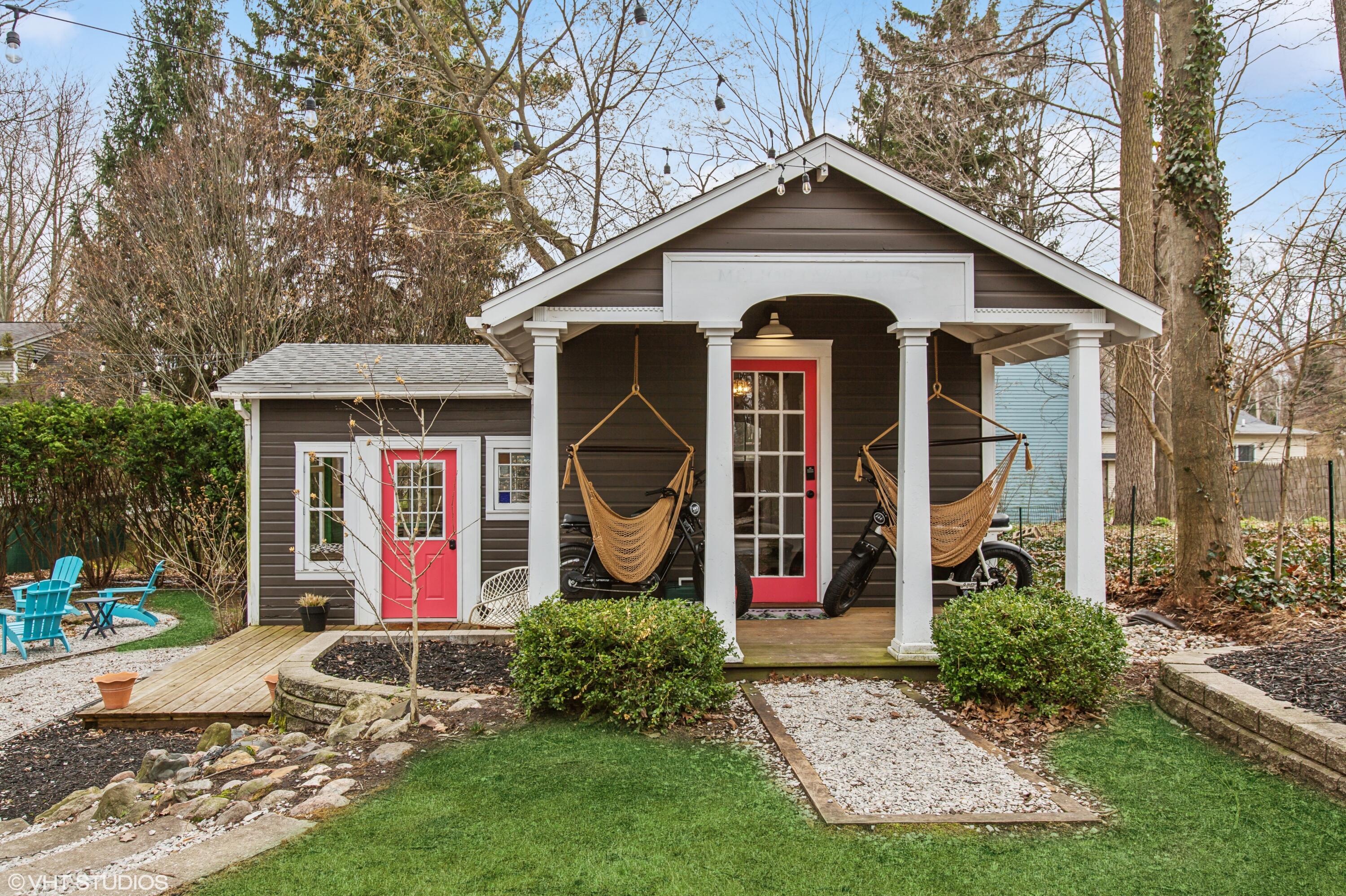 Image 2: 15_417SpearSt_2001_HiRes