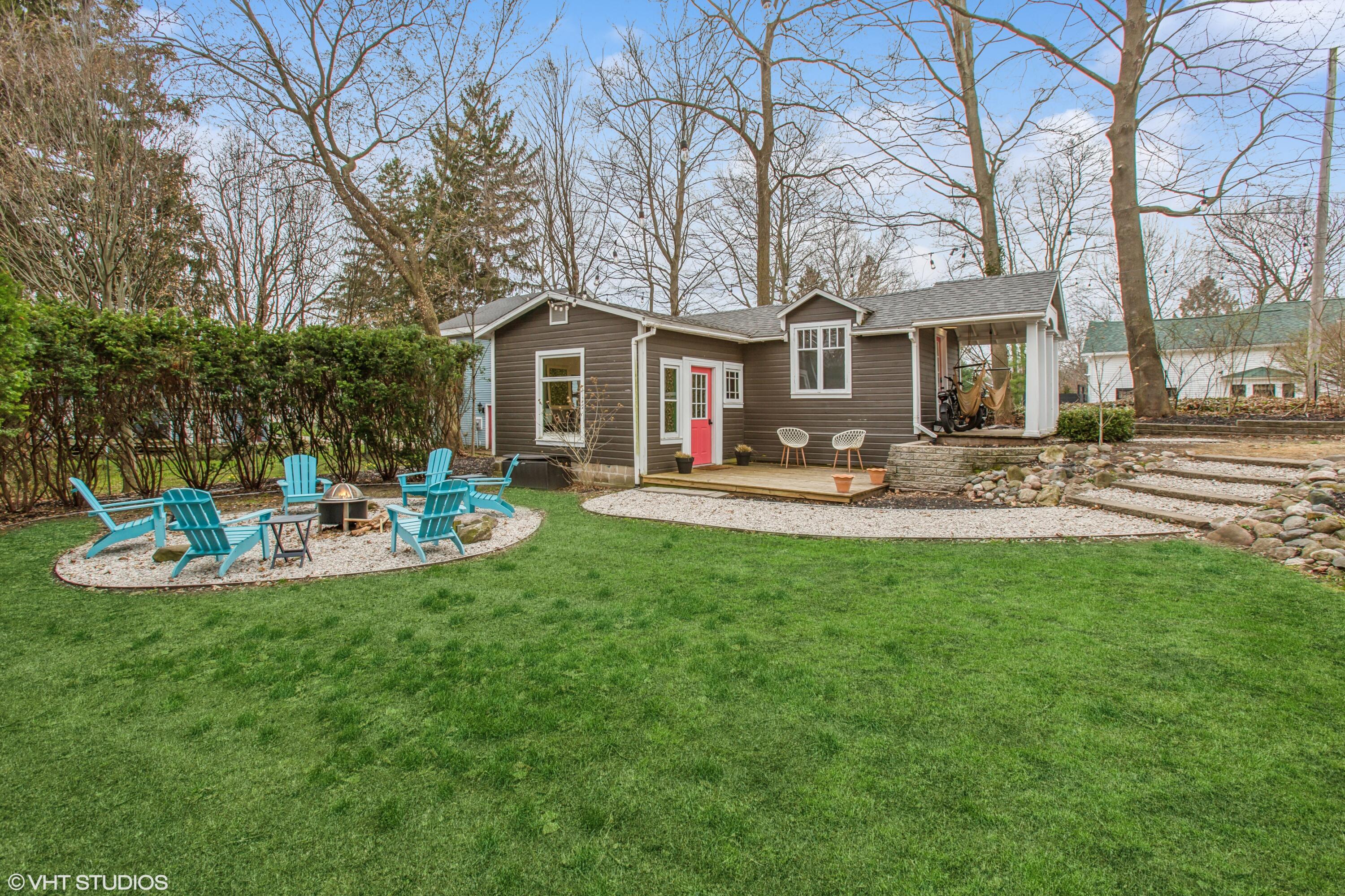 Image 3: 18_417SpearSt_2004_HiRes