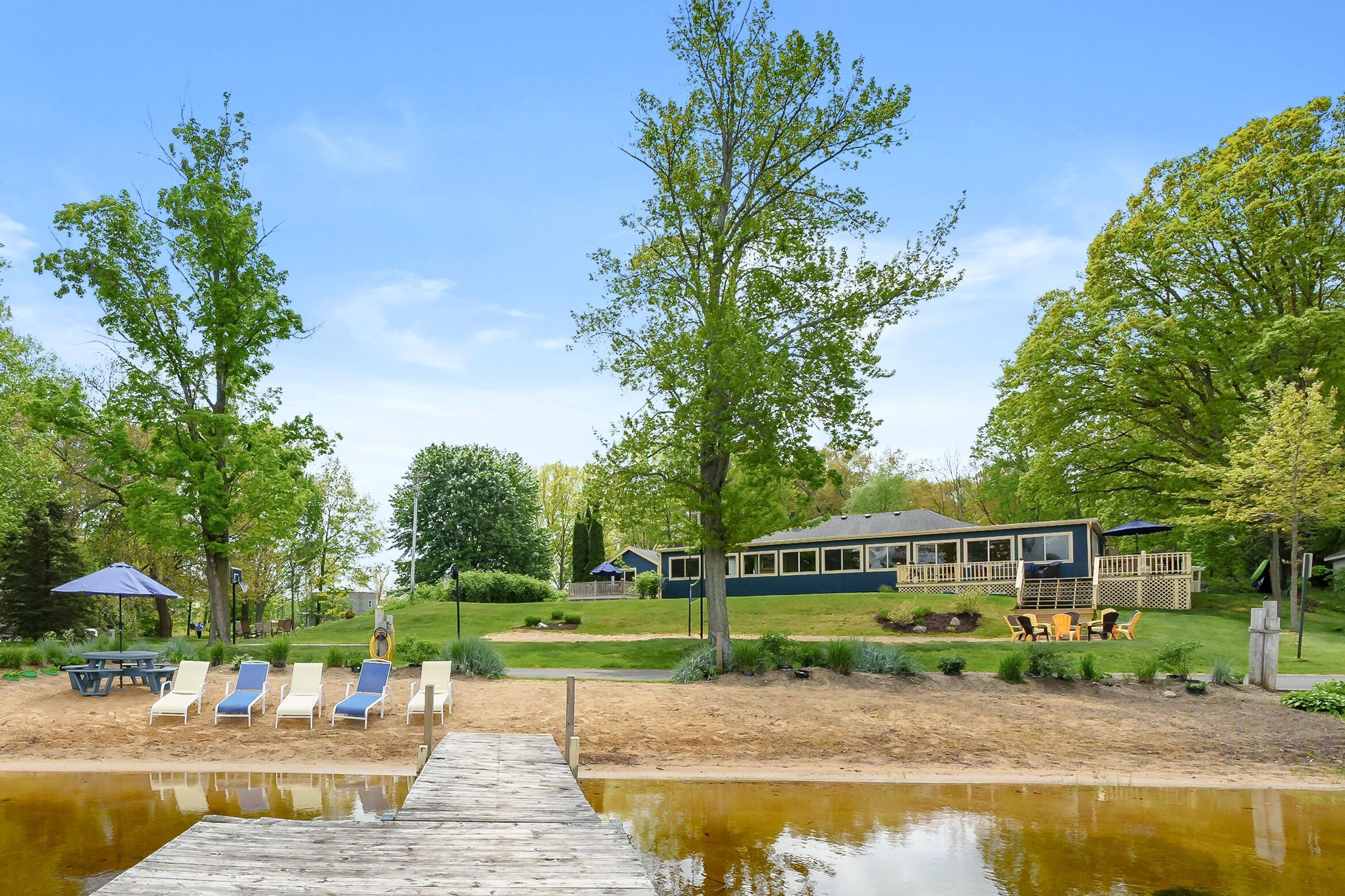 Image 2: 08763 Lakeshore Dr