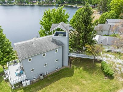 15657 Lakeview Drive