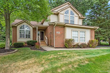 130 Lakeshore Pointe Drive