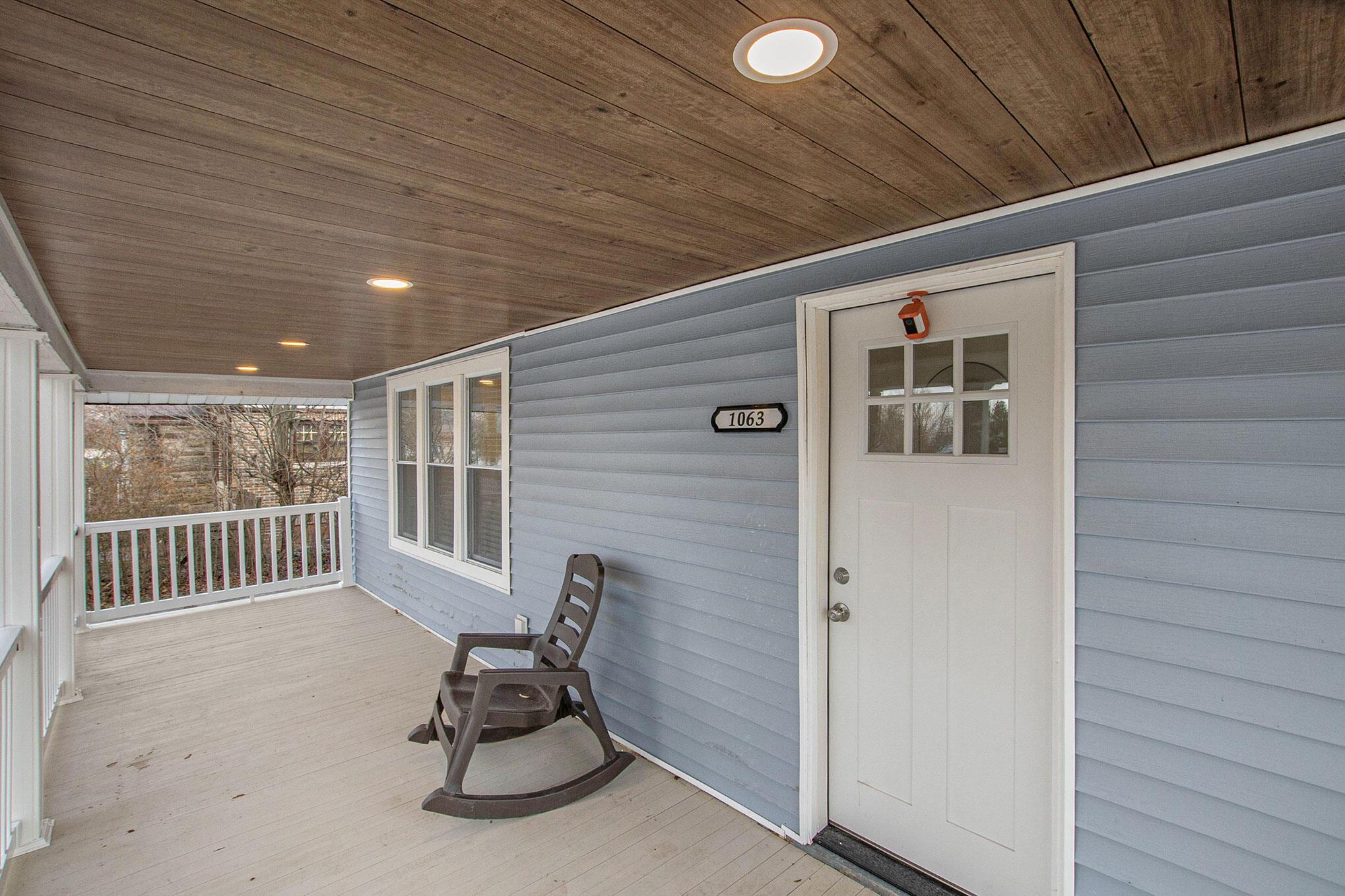 Image 3: Covered front porch