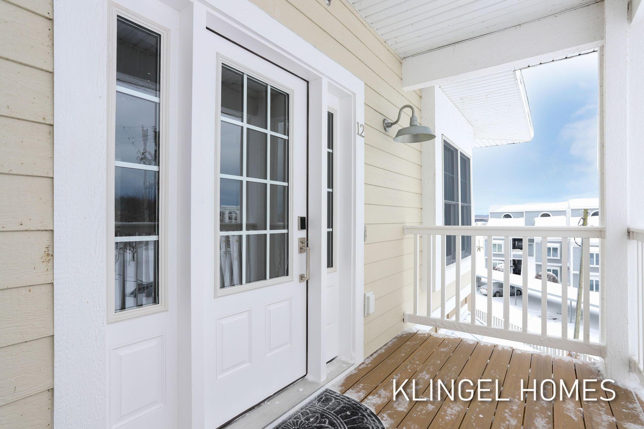 Image 4: 53-web-or-mls-930-w-savidge-st-12