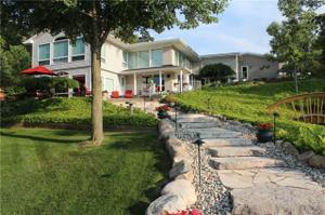 3672 WOODLAND Drive