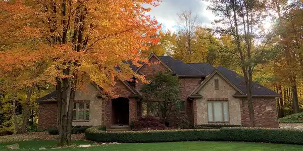 1716 S CHIEFTAN Circle
