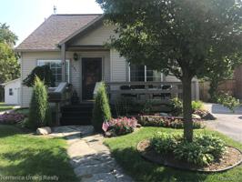 221 LINDEN Road