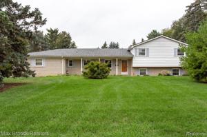 6963 KILLARNEY Drive
