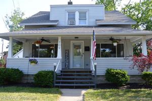 709 CLINTON Street