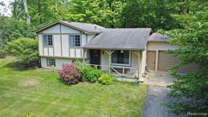 2040 PALISADES Drive