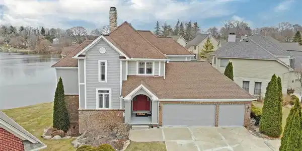 2386 SILVER POINTE Drive