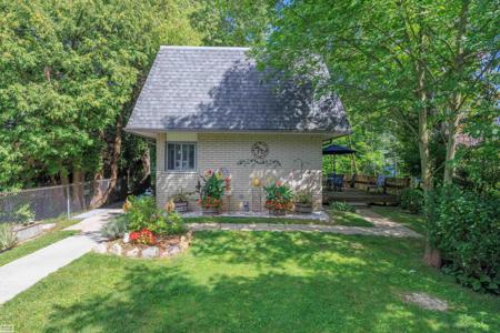 2345 Lakeshore Drive