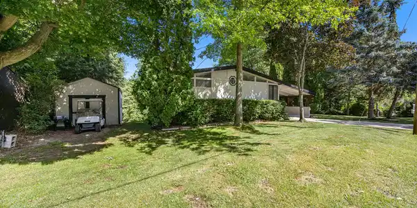 3001 Thorncrest Drive