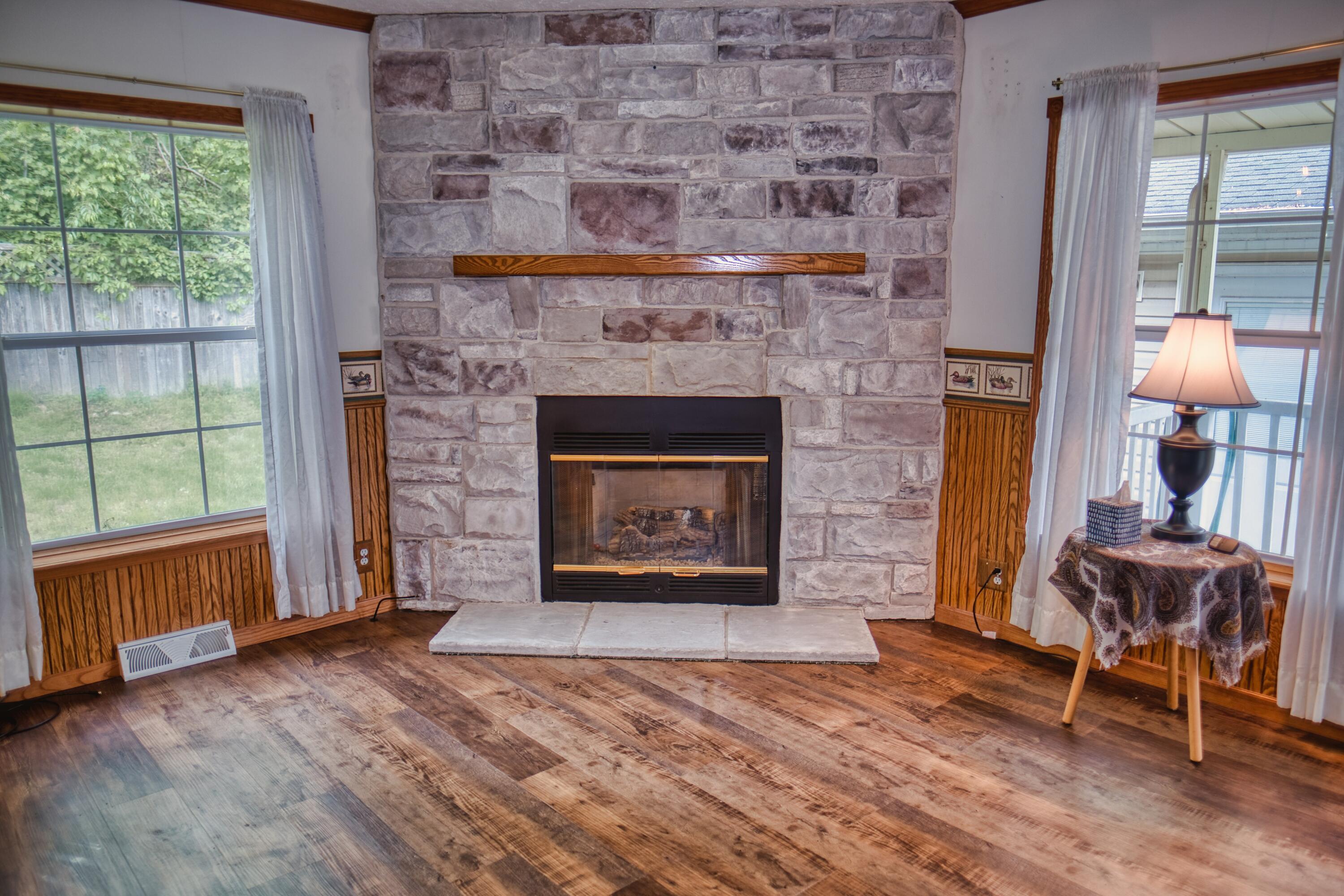 Image 4: 270ESouthernRd_24