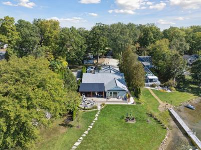 600 Black Oaks Trail