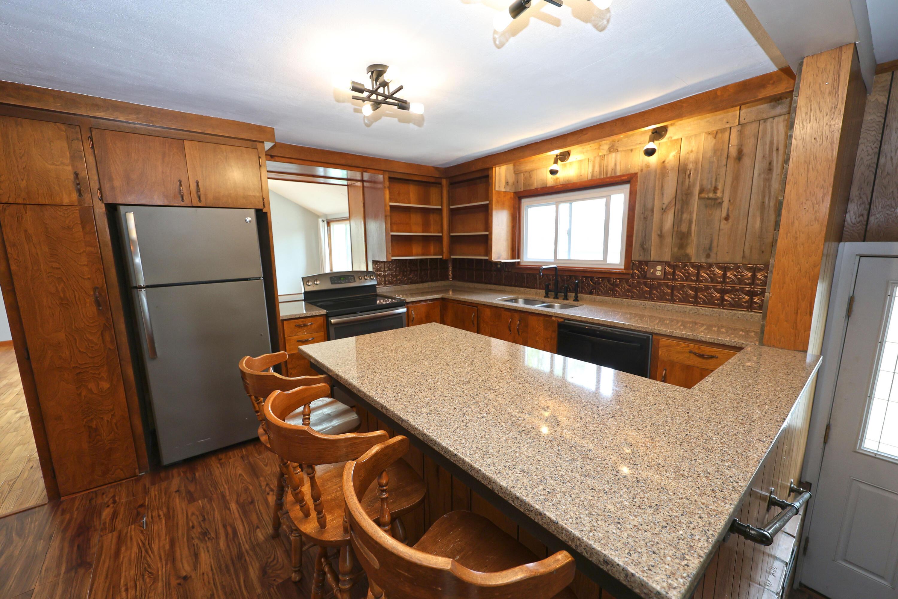 Image 2: Kitchen