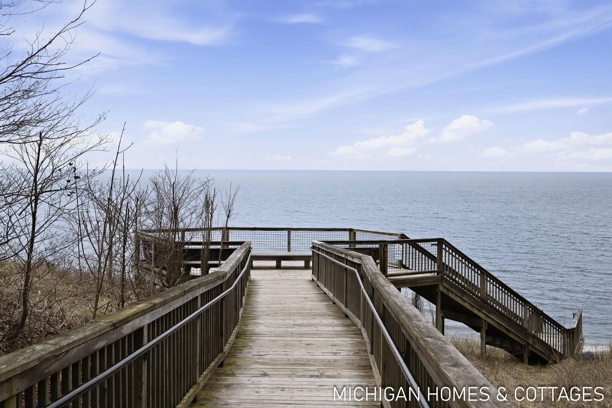 Image 3: 22-web-or-mls-5484-lakeshore-ave
