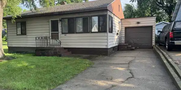 938 W Southern Avenue