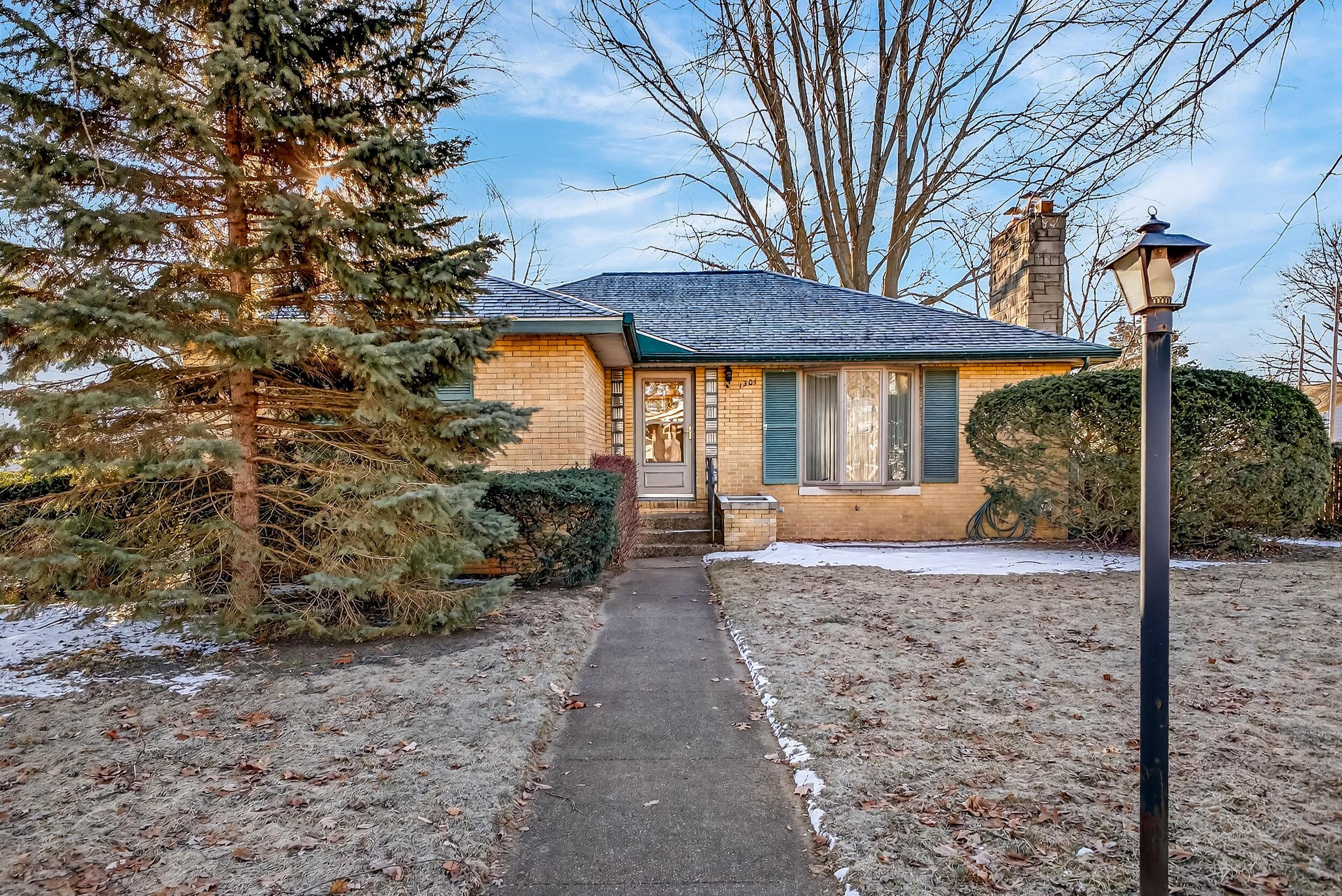 Image 1: 1201 Mills-8