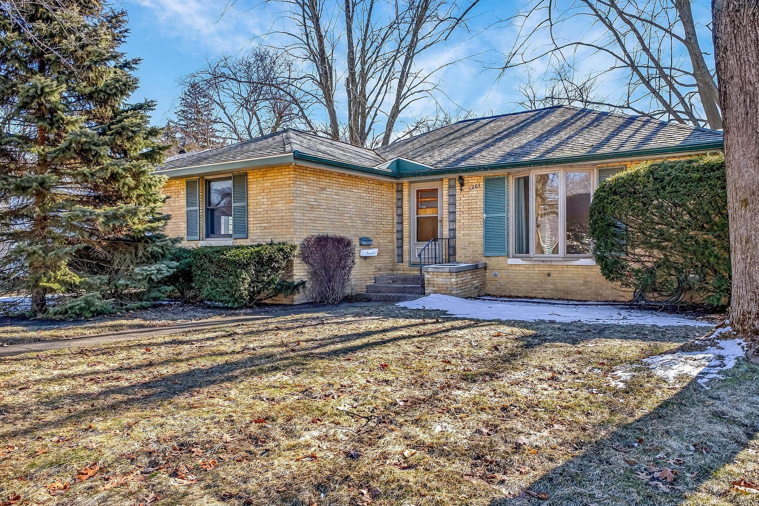 Image 3: 1201 Mills-41