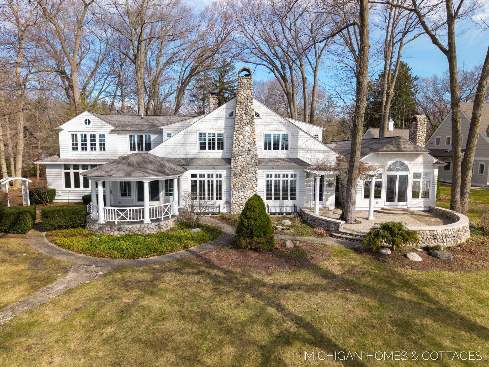 Image 1: 31-web-or-mls-714-n-shore-dr
