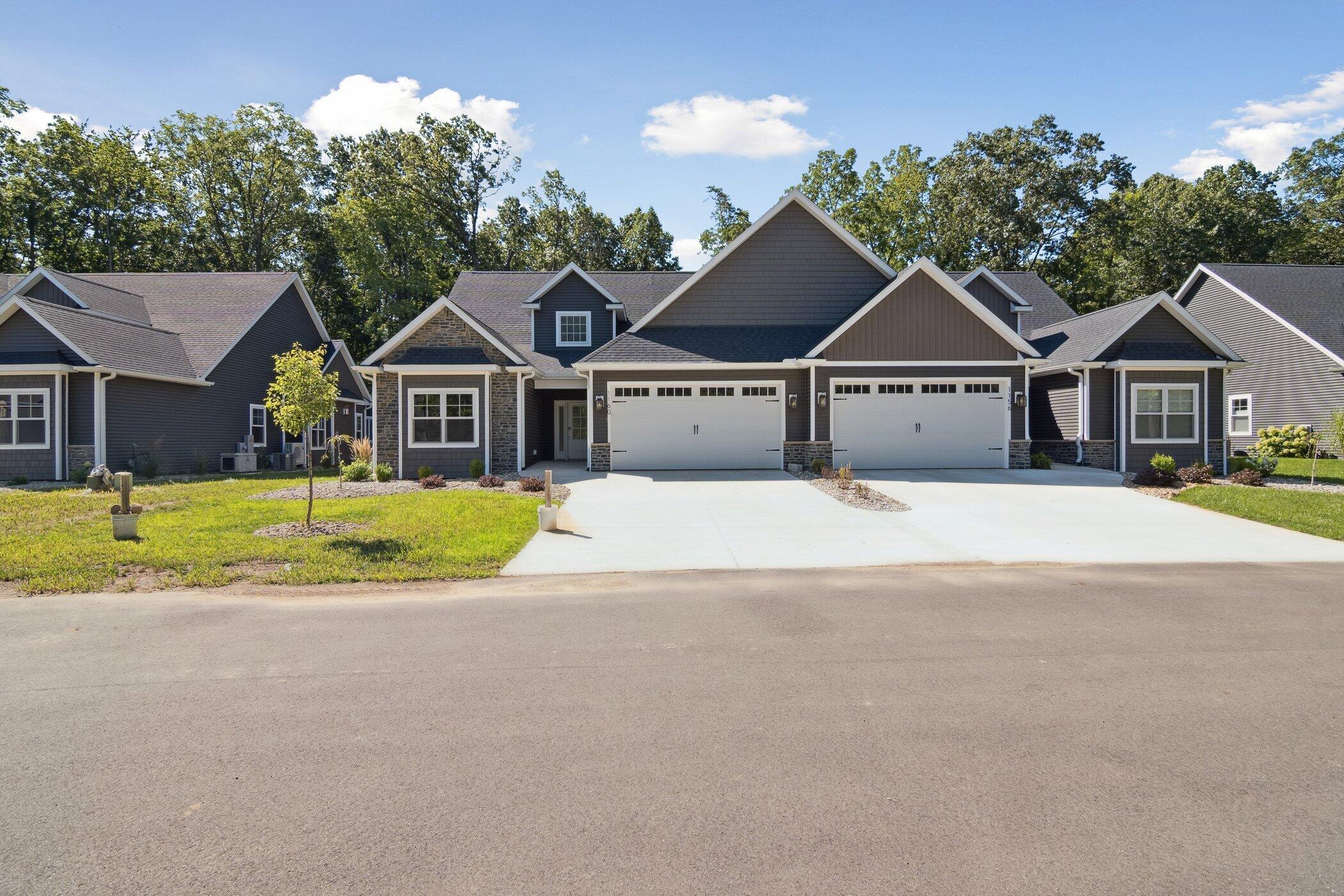 Image 2: 1160-Lochaven-Cir-Hillsdale-MI-49242-Win