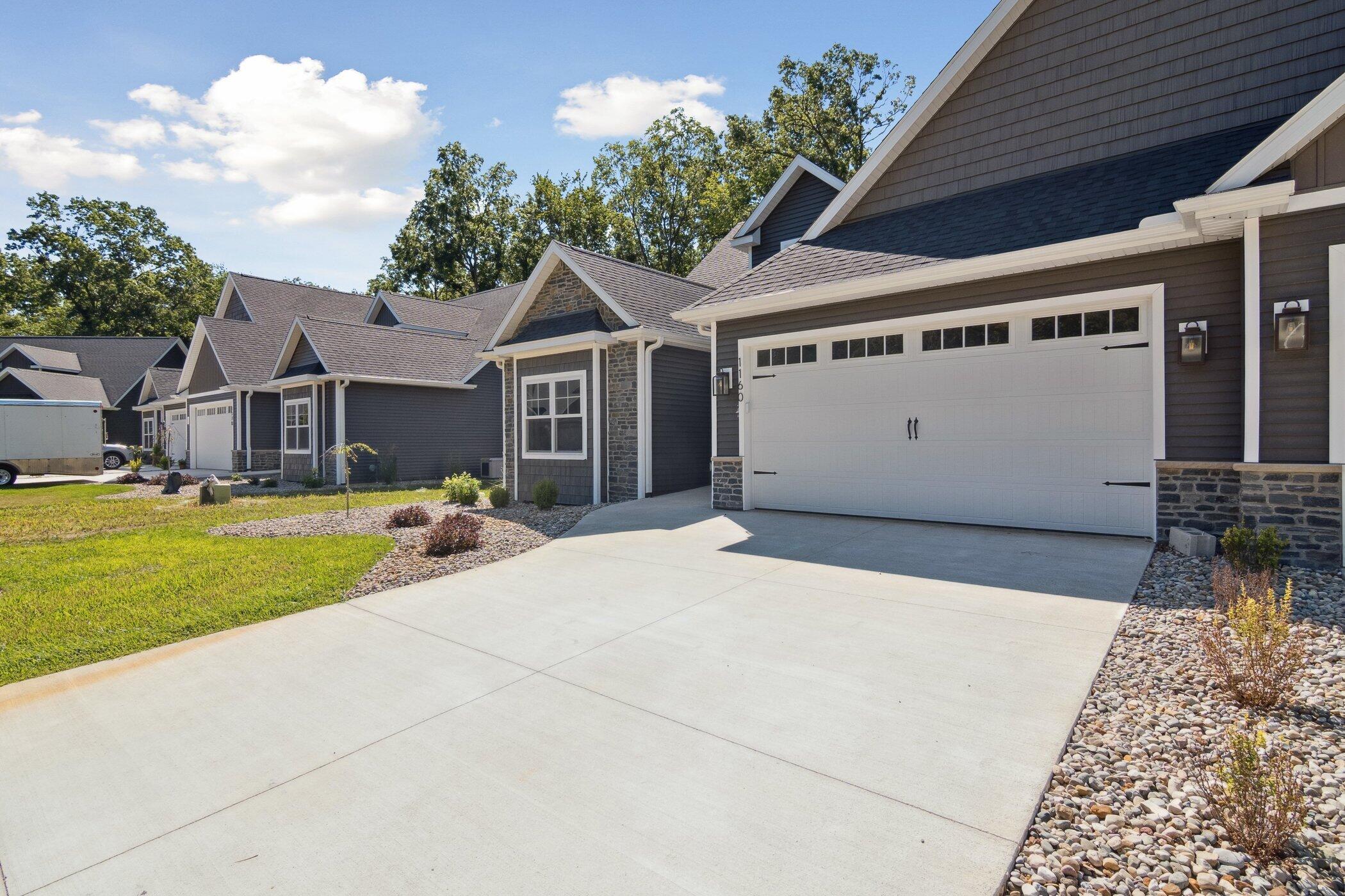 Image 3: 1160-Lochaven-Cir-Hillsdale-MI-49242-Win