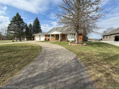 3872 WOODLAND Drive