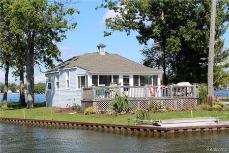 752 Preston Island
