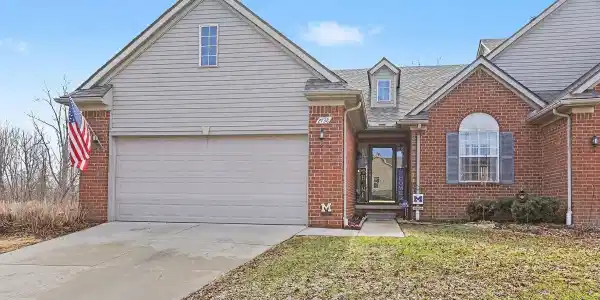 2738 Ambassador Drive