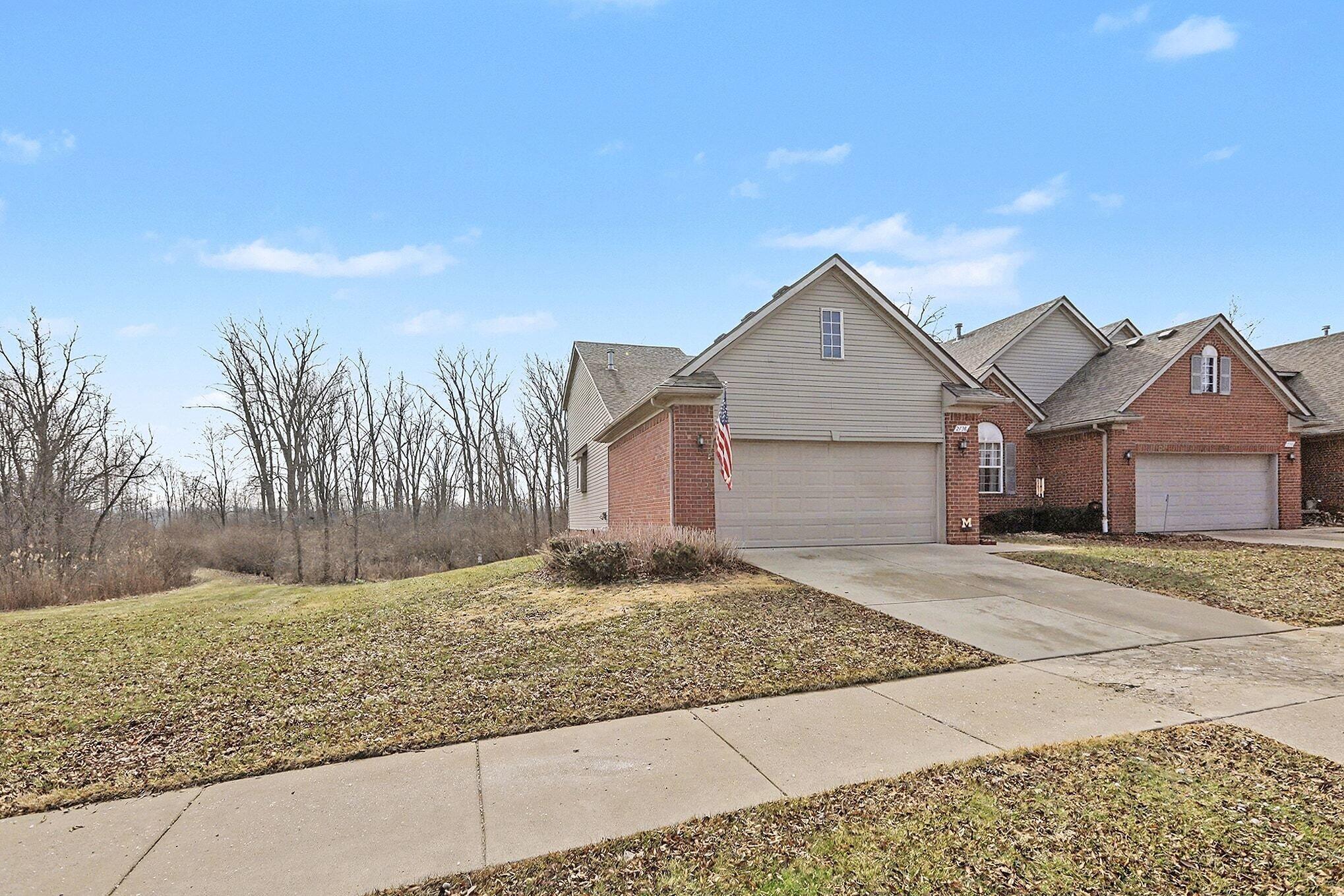 Image 2: Trail to Hydro Park