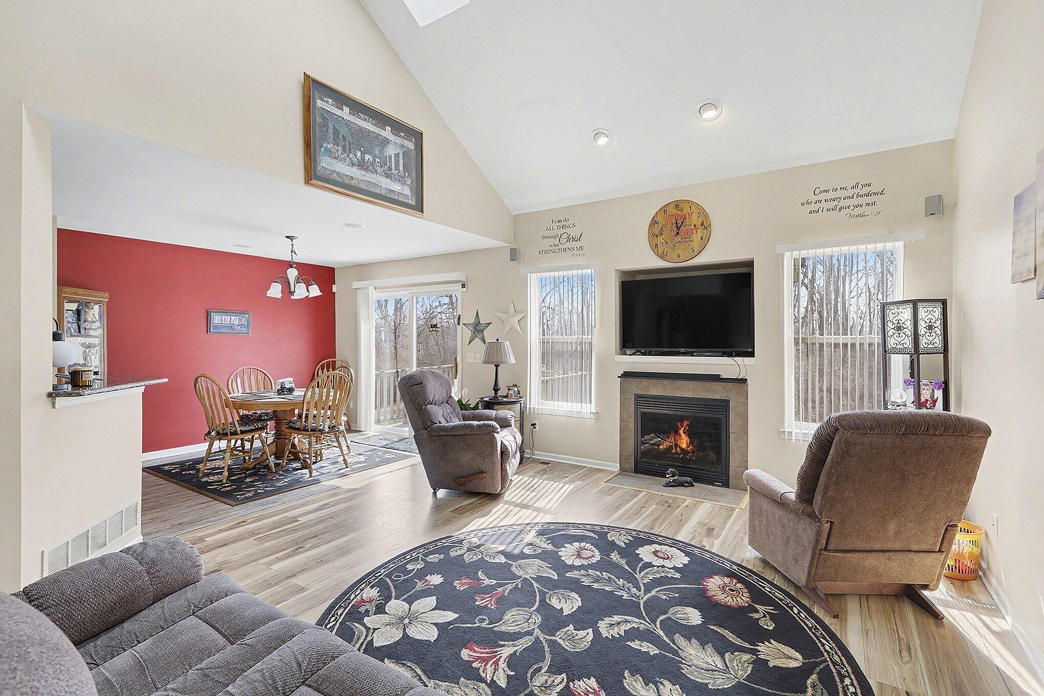 Image 4: 012_file_3933