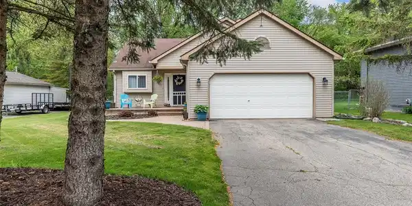 4828 FIDDLE Avenue