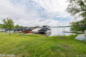 2510 LAKESIDE Drive