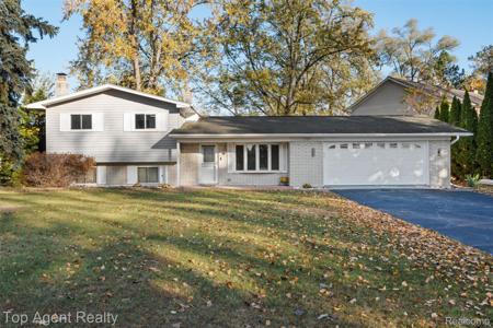 3289 Schoolhouse Drive