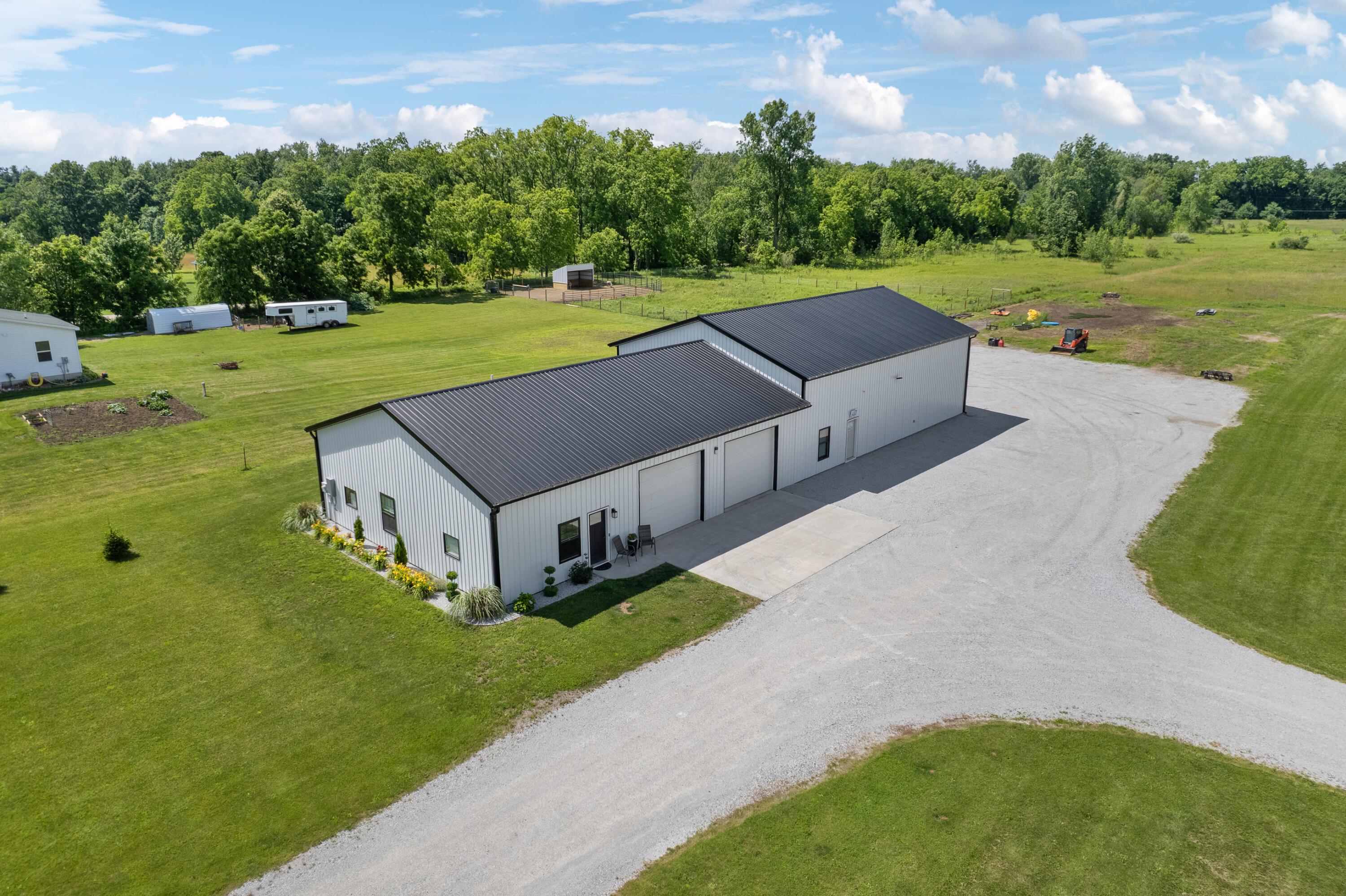 Image 3: Pole Barn/Garage/Guest Suite