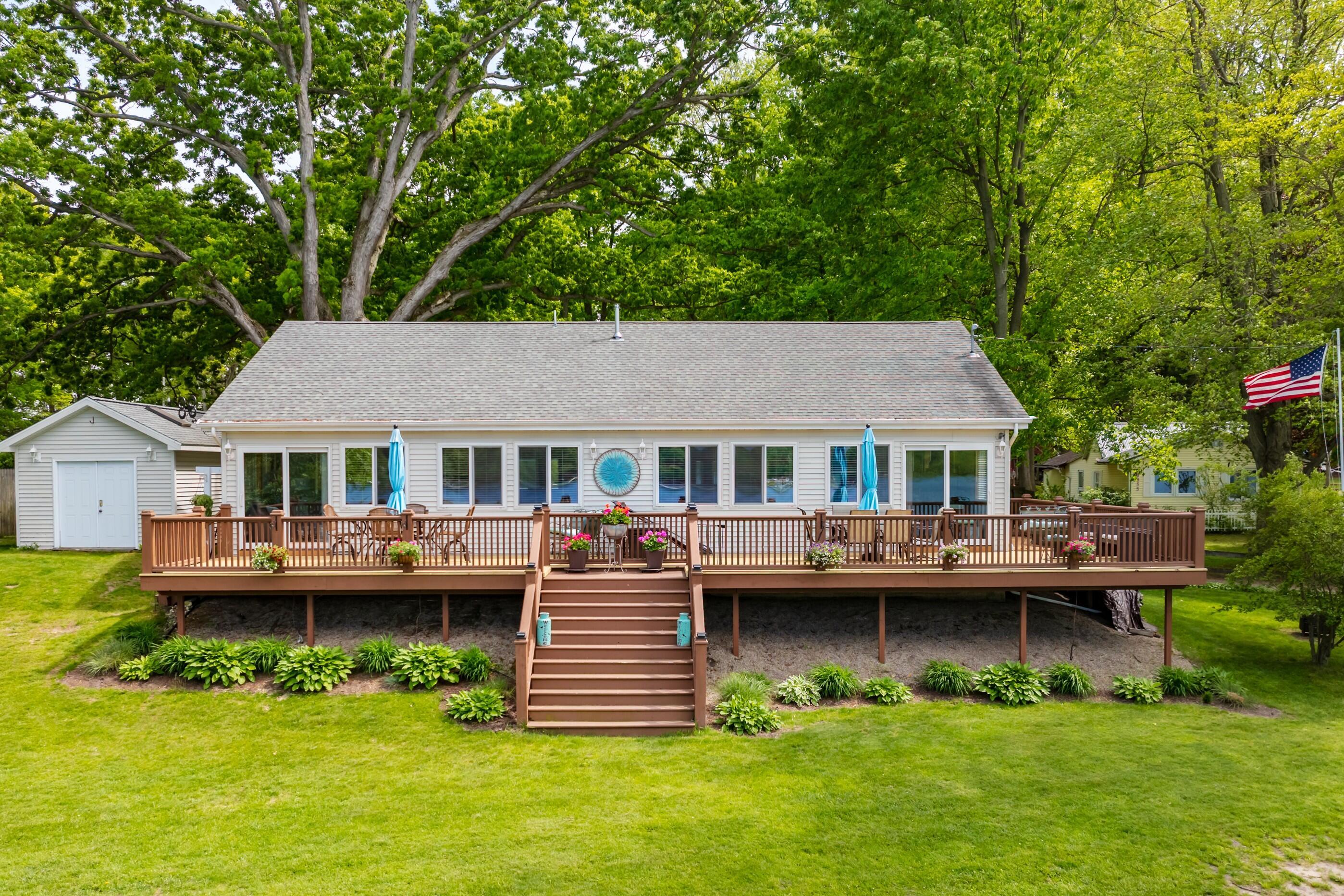 Image 2: Newly Updated Duplex