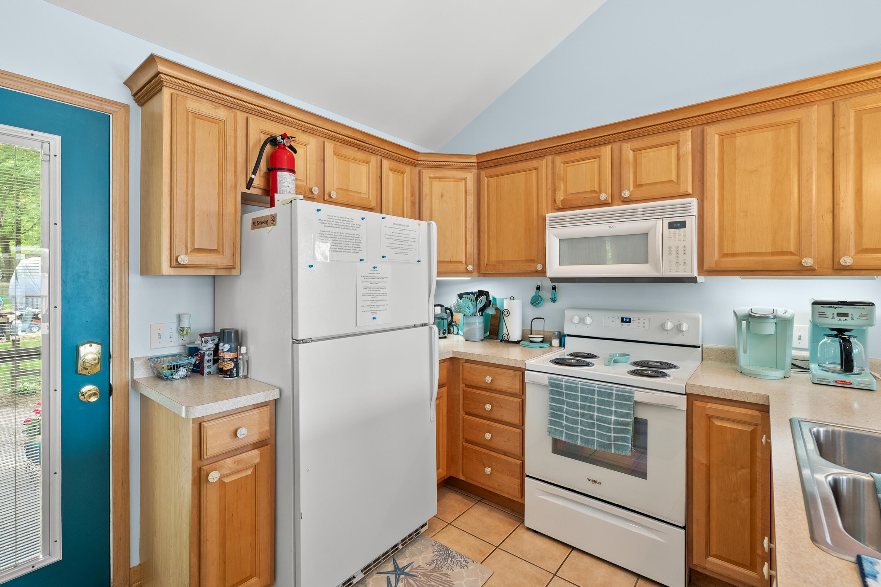 Image 3: Unit #1 New Kitchen