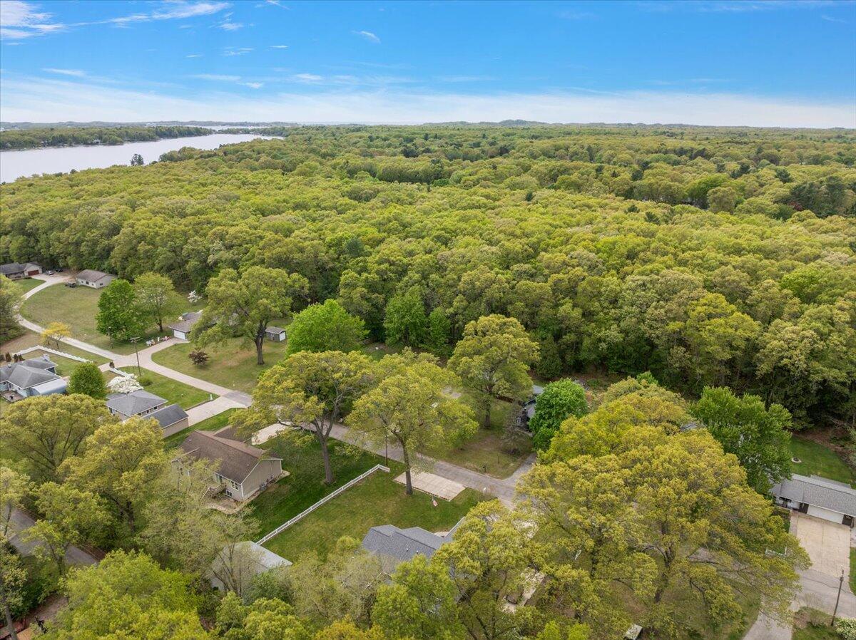 Image 4: 900 Andree Road_Jeff Leonard