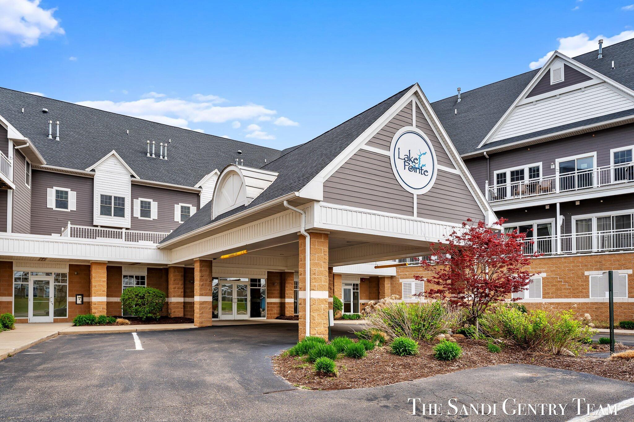 Image 4: 03-AIV00182