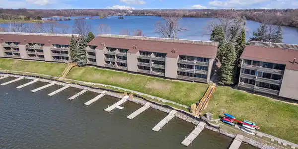 820 Cliffs Drive